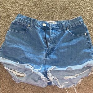 princess Polly denim shorts 🤍